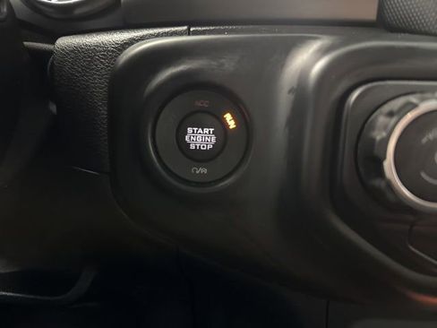 Used 2021 Jeep Gladiator Willys image 38