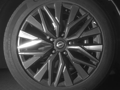 Used 2025 Nissan Altima 2.5 SV FWD image 13