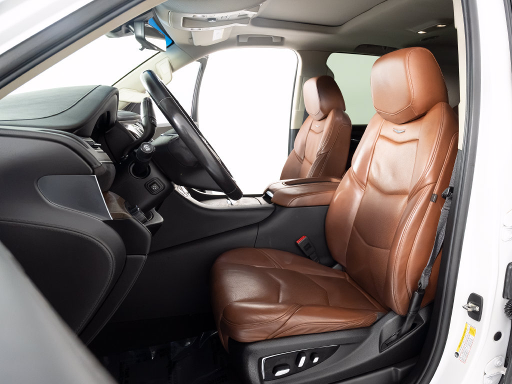 Used 2019 Cadillac Escalade Luxury AWD/4WD image 31