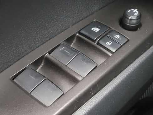 Used 2022 Toyota Camry LE FWD image 27
