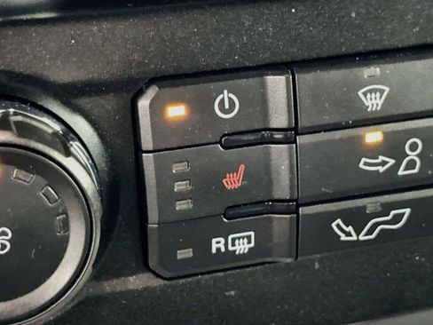 Used 2016 Ford F150 XLT w/ Equipment Group 302A Luxury AWD/4WD image 16