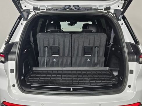 Used 2025 Jeep Grand Cherokee L Limited w/ Luxury Tech Group II image 15