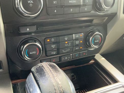 Used 2015 Ford F150 Lariat w/ Equipment Group 501A Mid AWD/4WD image 16