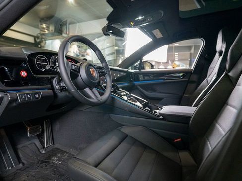 New 2026 Porsche Panamera 4 image 4