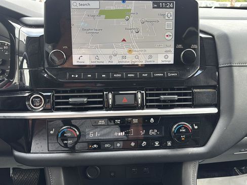 Used 2024 Nissan Pathfinder SL image 34