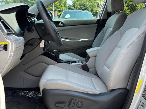 Used 2017 Hyundai Tucson SE w/ SE Popular Package 02 FWD image 10