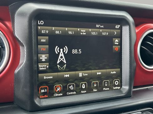 Used 2023 Jeep Gladiator Rubicon w/ Cold Weather Group AWD/4WD image 12