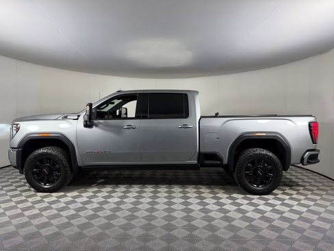 Used 2025 GMC Sierra 2500 AT4 w/ AT4 Premium Plus Package AWD/4WD image 11