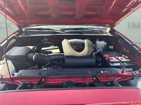 Used 2017 Toyota Tacoma TRD Pro AWD/4WD image 29