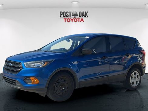 Used 2019 Ford Escape S image 3