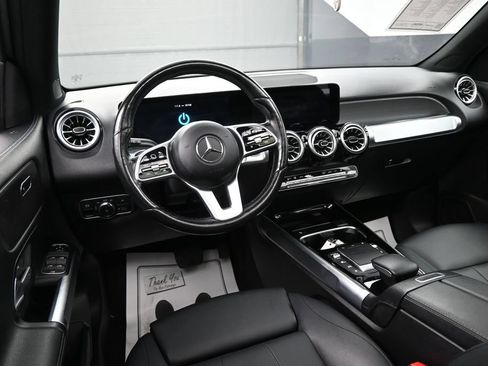 Used 2022 Mercedes-Benz EQB 350 4MATIC image 27