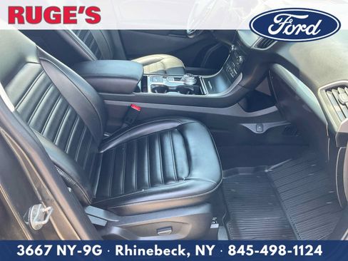 Used 2020 Ford Edge SEL w/ Convenience Package AWD/4WD image 11