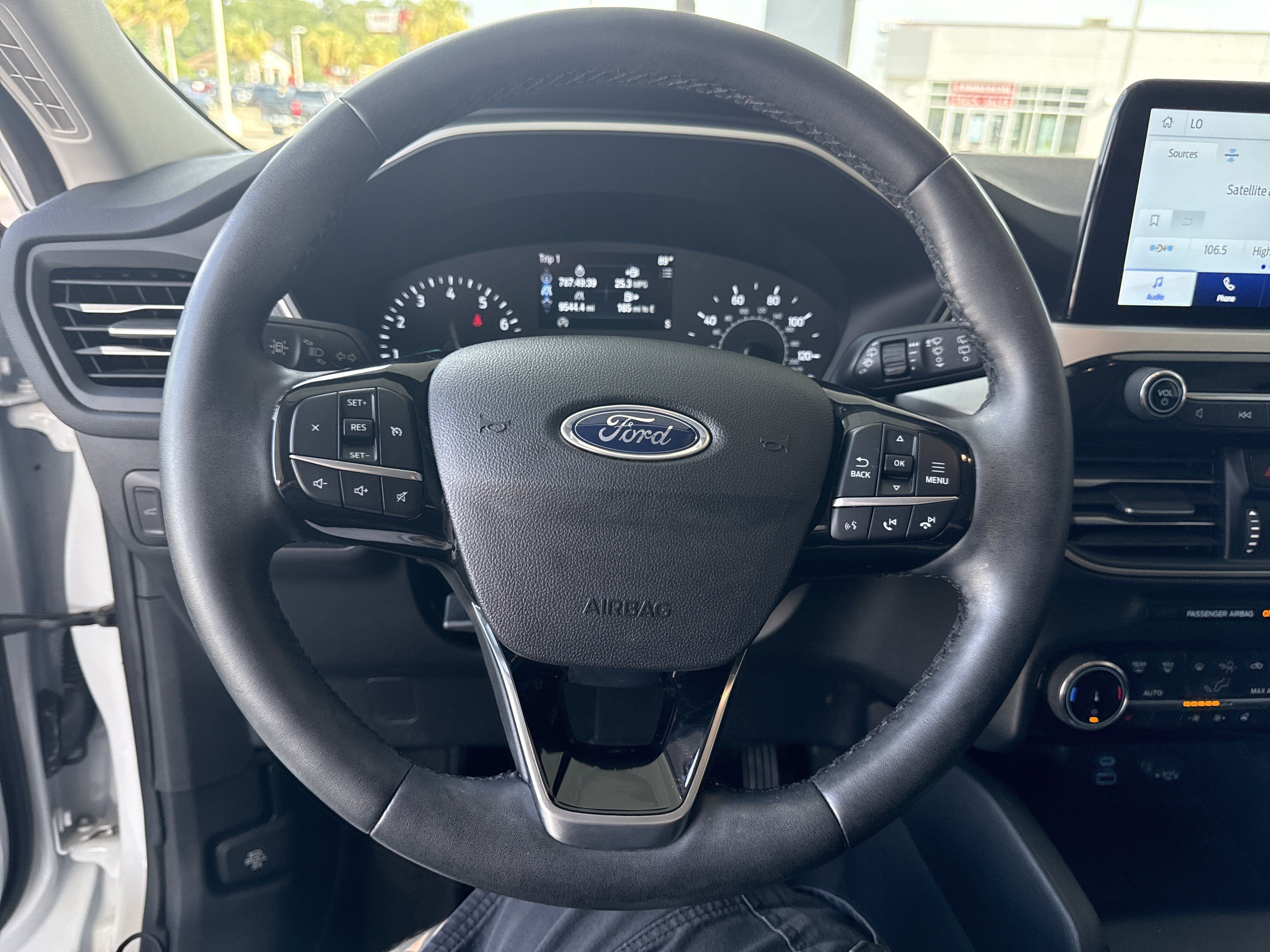 Used 2022 Ford Escape SEL AWD/4WD image 17