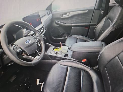 Used 2024 Ford Escape Platinum image 5