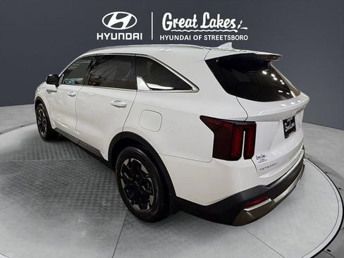 Used 2025 Kia Sorento S FWD image 4