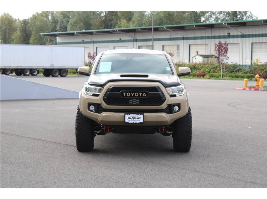 Used 2019 Toyota Tacoma TRD Sport w/ Exterior Package AWD/4WD image 5