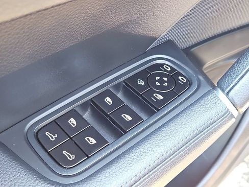 Used 2021 Porsche Cayenne AWD/4WD image 31