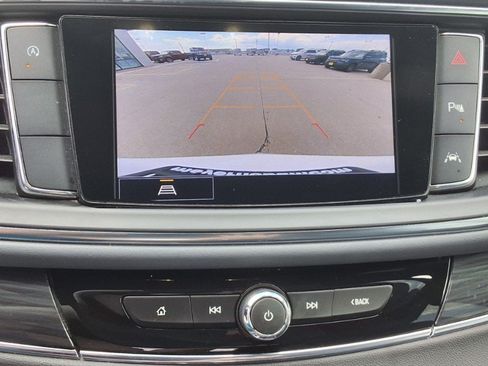 Used 2023 Buick Enclave Essence FWD image 20