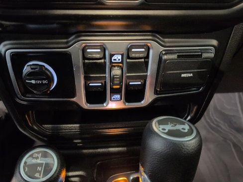 Used 2020 Jeep Wrangler Unlimited Sport image 22
