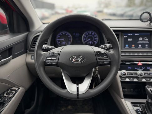 Used 2020 Hyundai Elantra SEL image 14