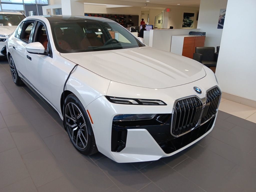 New 2026 BMW 750e xDrive AWD/4WD image 19
