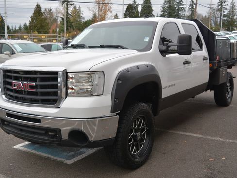 Used 2010 GMC Sierra 3500 SLE image 3