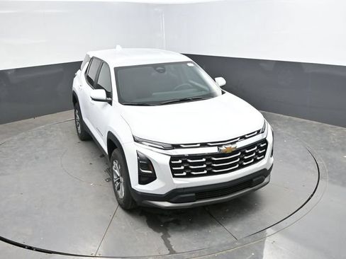 Used 2025 Chevrolet Equinox LT AWD/4WD image 30