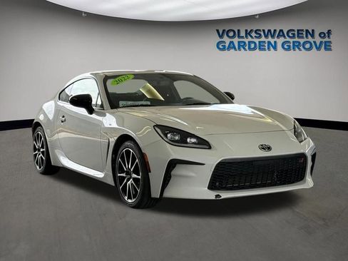 Used 2022 Toyota GR86 w/ ALL Weather Mat Package (TMS) RWD image 2
