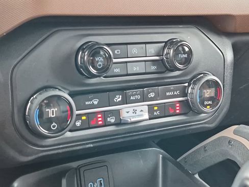 Used 2024 Ford Bronco Outer Banks AWD/4WD image 17