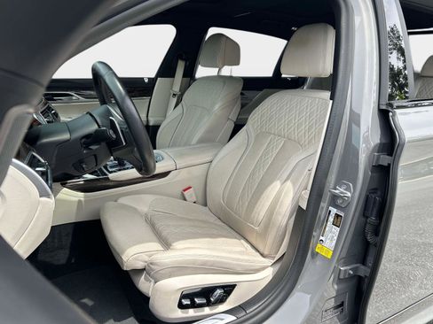 Used 2021 BMW 740i w/ M Sport Package RWD image 15