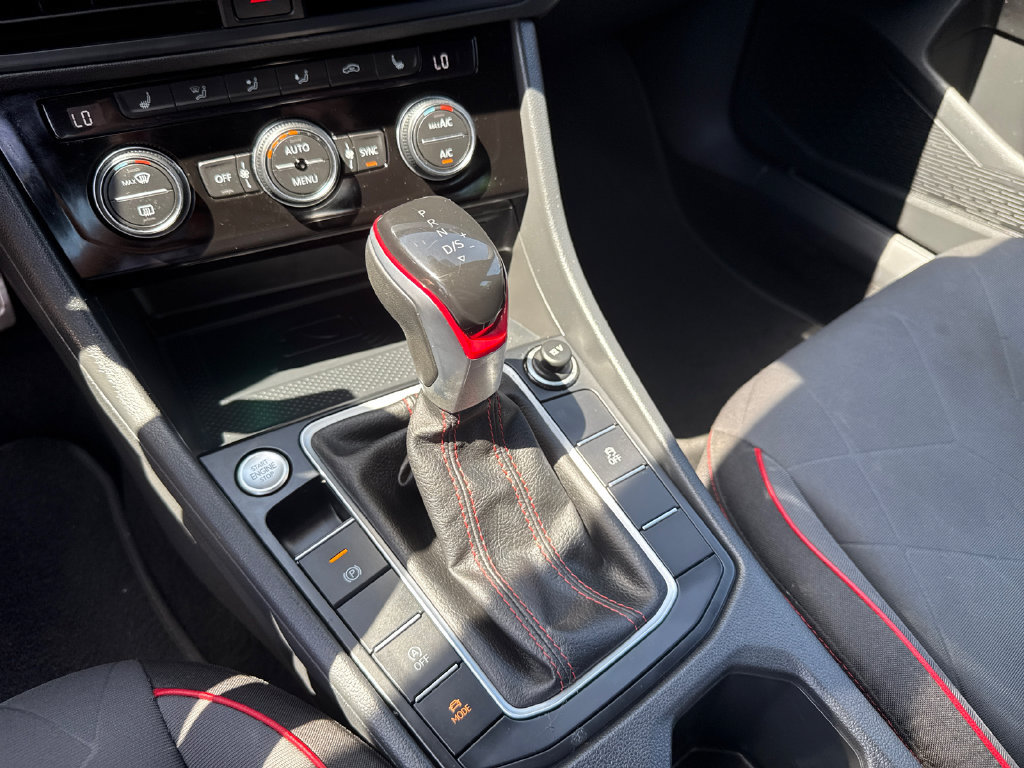 Used 2024 Volkswagen Jetta GLI 40th Anniversary Edition FWD image 19