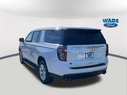 Used 2023 Chevrolet Suburban Premier image 7