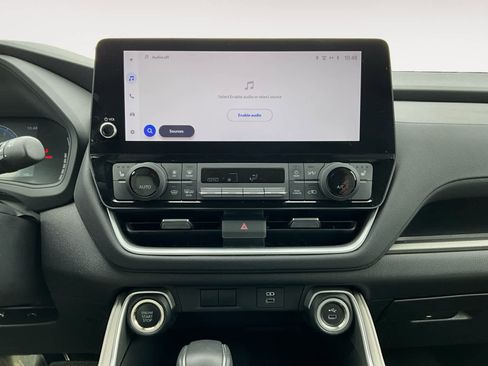 Used 2024 Toyota Grand Highlander XLE image 17