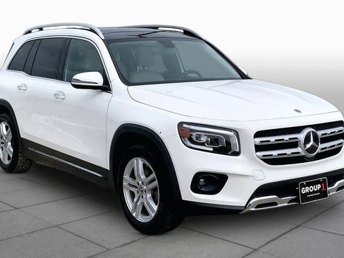 Used 2023 Mercedes-Benz GLB 250 image 3