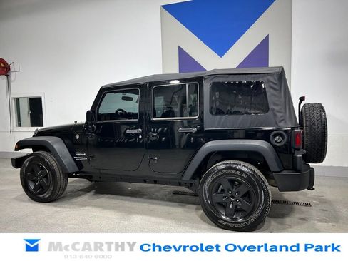 Used 2017 Jeep Wrangler Unlimited Sport w/ Connectivity Group image 7
