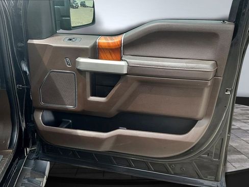 Used 2018 Ford F150 King Ranch image 30