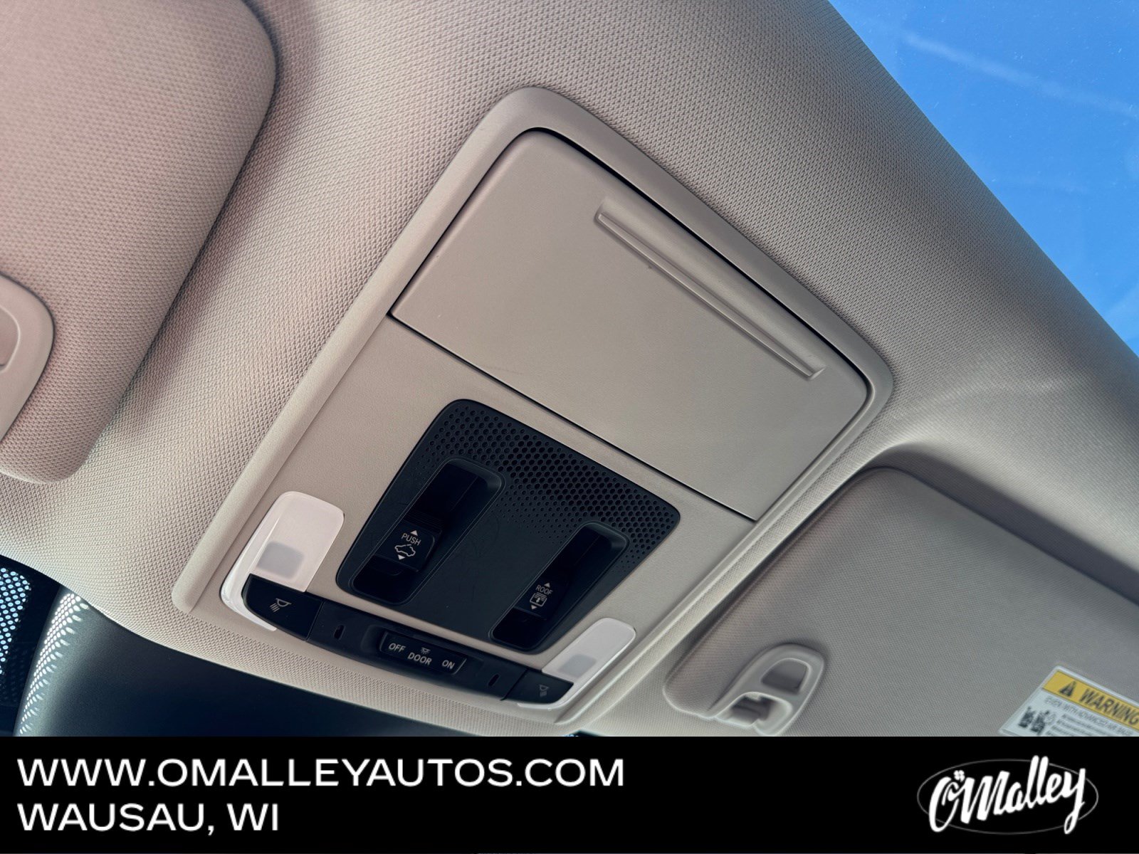 Used 2023 Honda Pilot Touring image 11