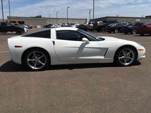 Used 2011 Chevrolet Corvette Coupe w/ Preferred Equipment Group RWD image 7