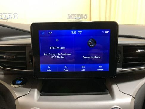 Used 2024 Ford Explorer XLT w/ Equipment Group 202A AWD/4WD image 36