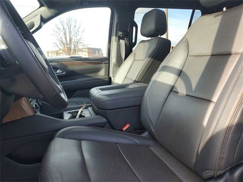 Used 2024 Chevrolet Suburban High Country image 26