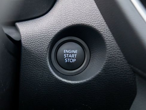 Used 2026 Toyota Corolla Cross XLE image 21