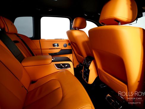 Used 2023 Rolls-Royce Cullinan AWD/4WD image 31