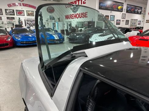 Used 1996 Chevrolet Corvette Coupe RWD image 22