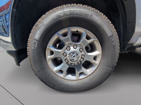Used 2019 RAM 2500 Laramie AWD/4WD image 9