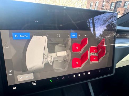 Used 2023 Tesla Model X image 32