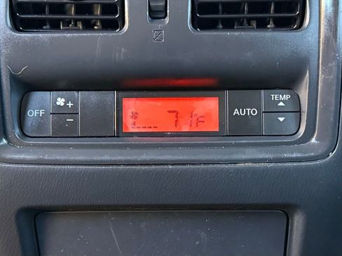 Used 2017 Nissan Pathfinder SV w/ Trailer Tow Package image 18