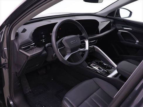Certified 2025 Audi Q5 Premium w/ Convenience Package AWD/4WD image 6
