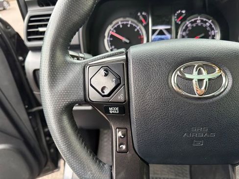 Used 2020 Toyota 4Runner TRD Off-Road Premium AWD/4WD image 18