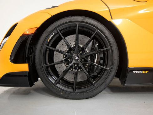 Used 2021 McLaren 765LT RWD image 9