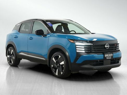 Used 2025 Nissan Kicks SR image 7